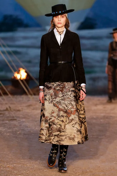 Look 74